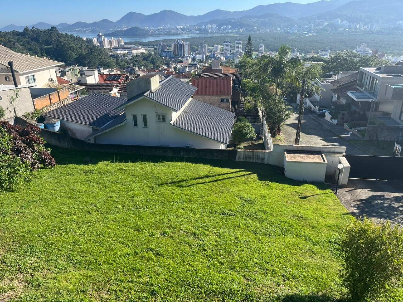 Terreno[ NumeroQuarto] Trindade Florianópolis : 