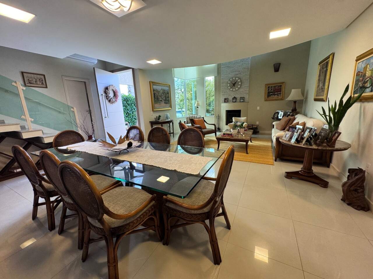 Casa em Condomínio[ NumeroQuarto] Córrego Grande Florianópolis : 