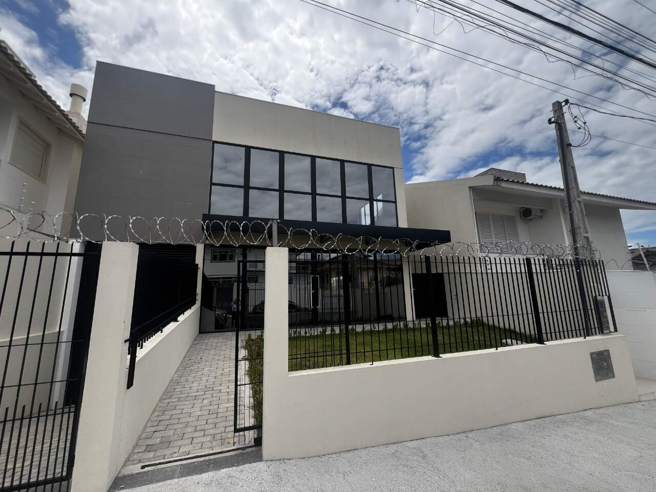 Prédio Comercial[ NumeroQuarto] Jardim Atlântico Florianópolis : 