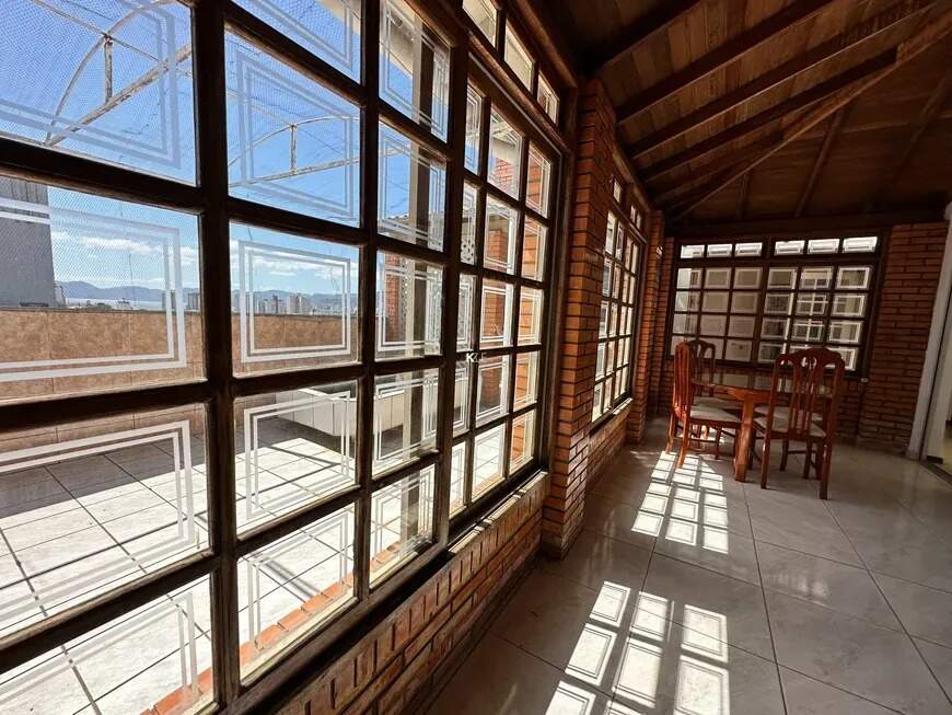 Cobertura[ NumeroQuarto] Estreito Florianópolis Angra dos Reis: 