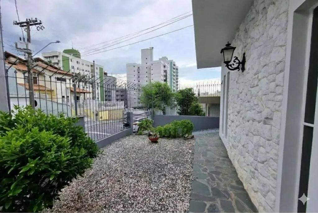 Casa 4 quartos em Barreiros, São José | : 