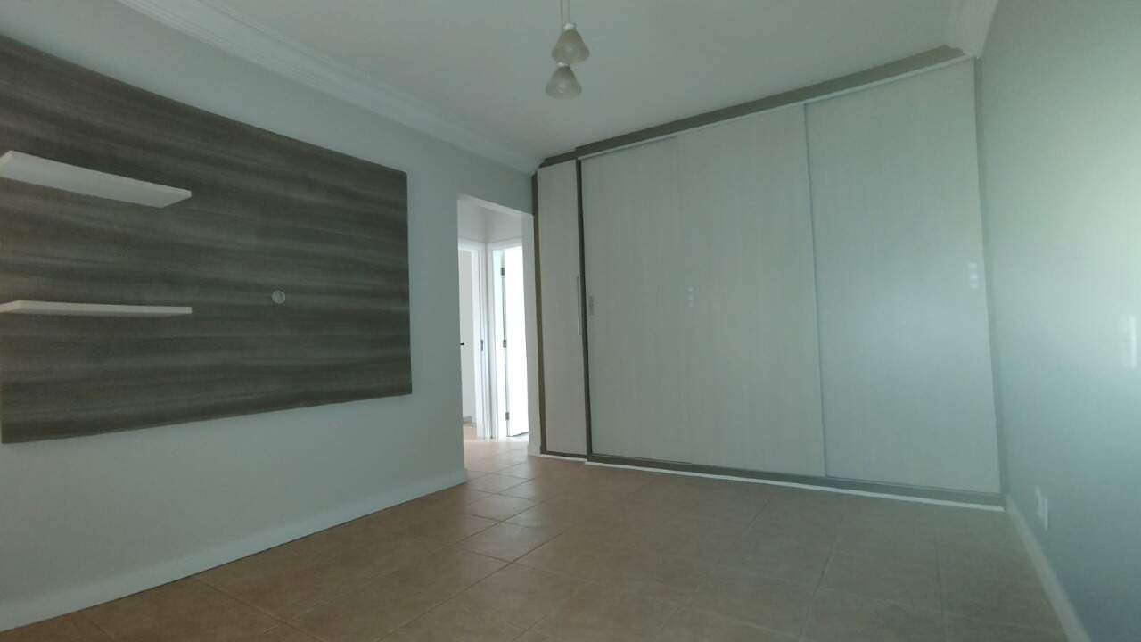 Casa em Condomínio à venda no Portal das Rosas: 
