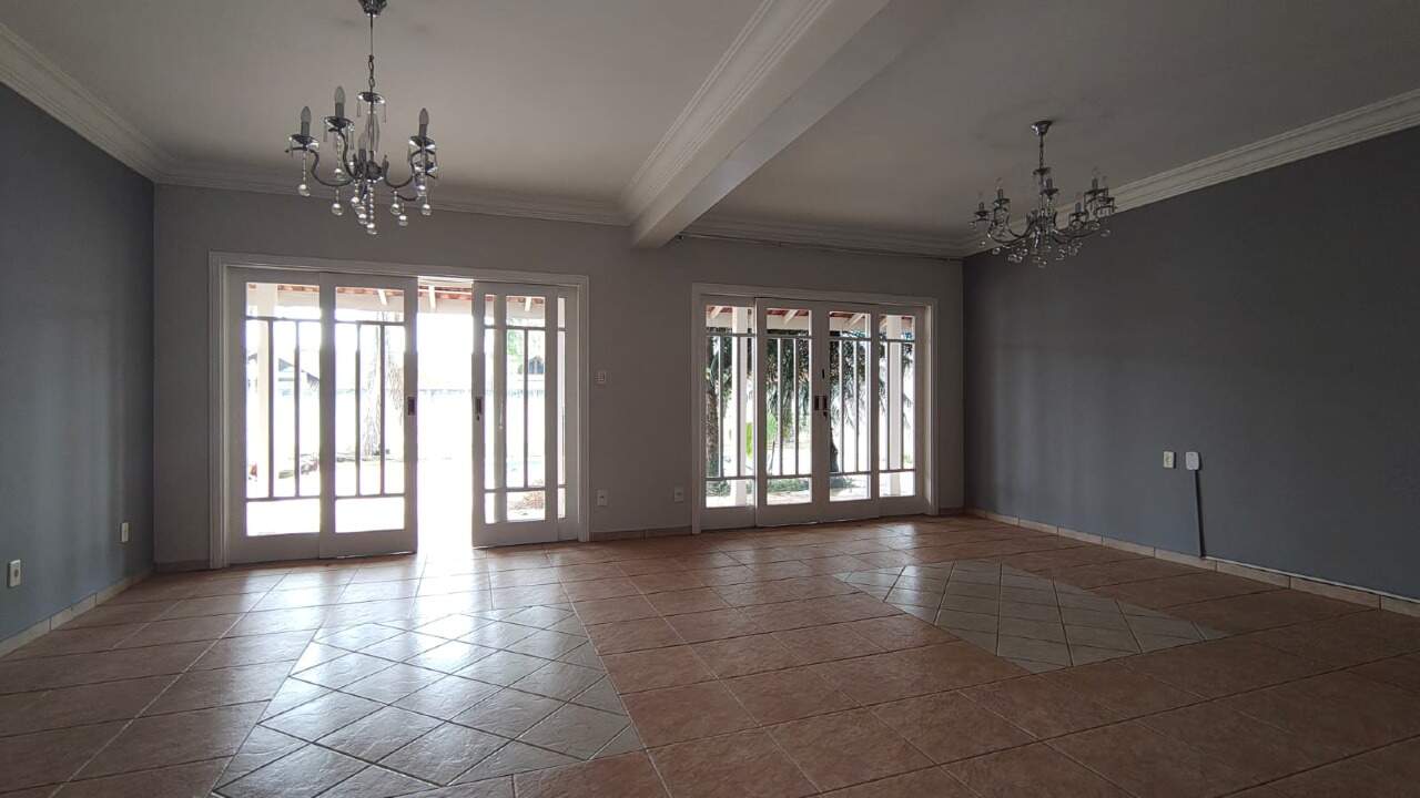 Casa em Condomínio à venda no Portal das Rosas: 