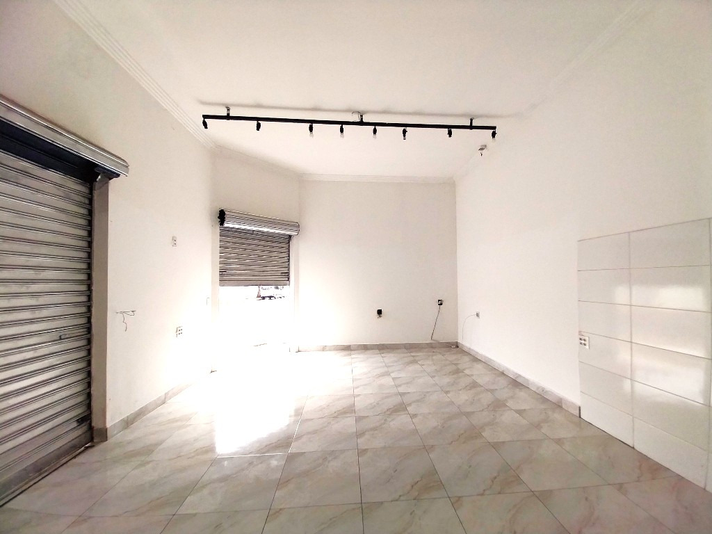 Loja / Salão / Ponto Comercial para aluguel no Vila Cristóvam: 