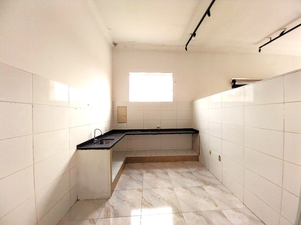 Loja / Salão / Ponto Comercial para aluguel no Vila Cristóvam: 