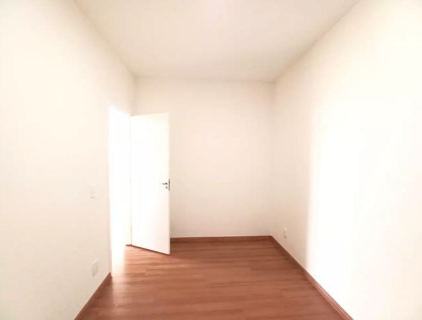 Apartamento à venda no Vale das Esmeraldas: 