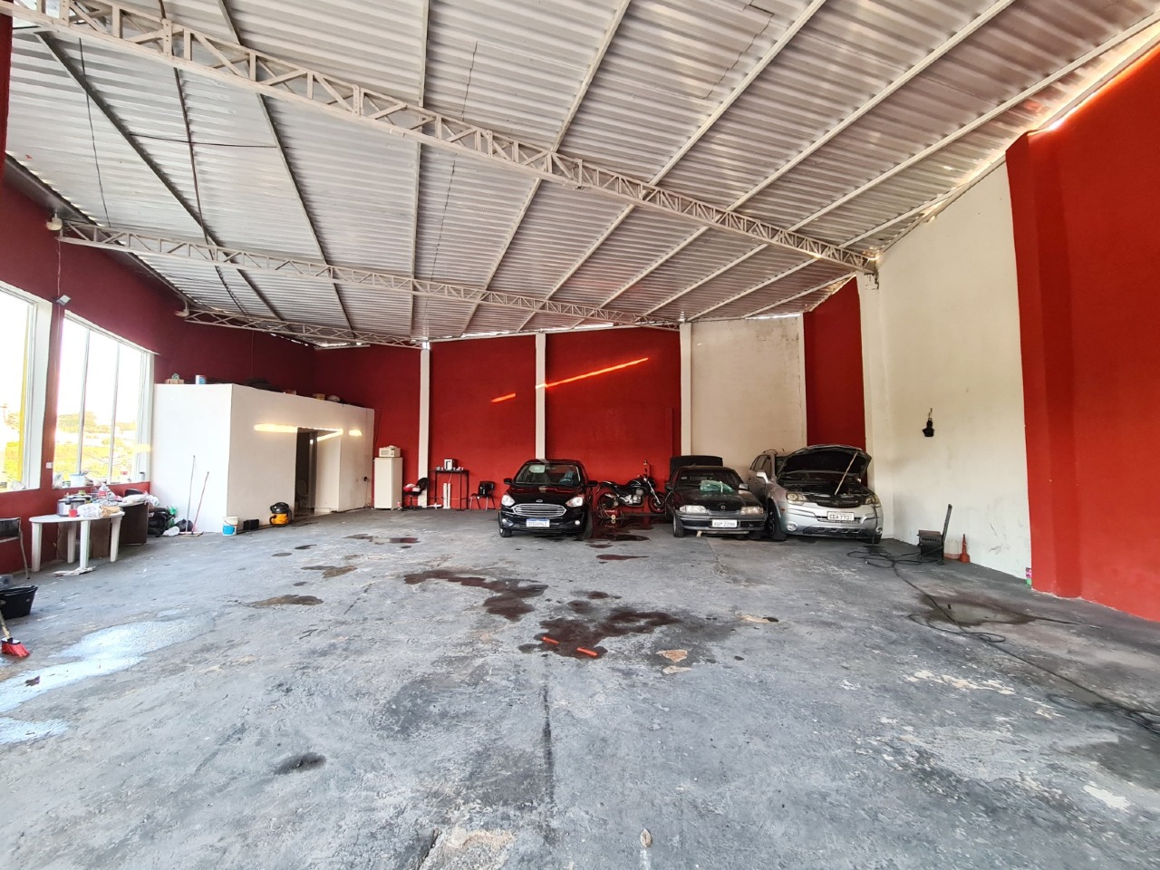 Barracão / Galpão à venda no Jardim Hortência: 