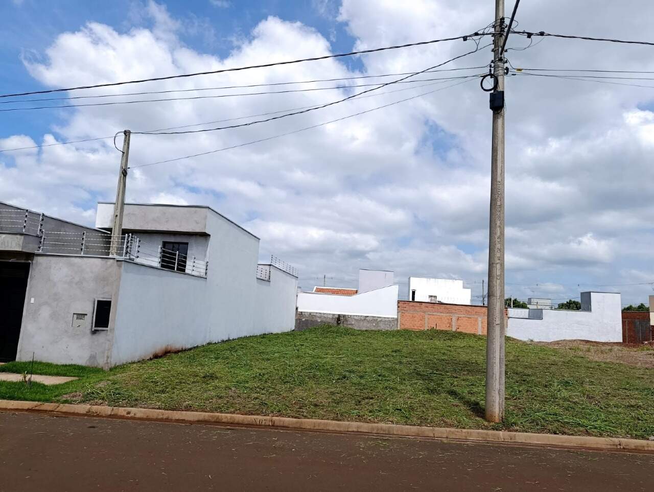 Terreno à venda no Residencial Colinas do Engenho I: 