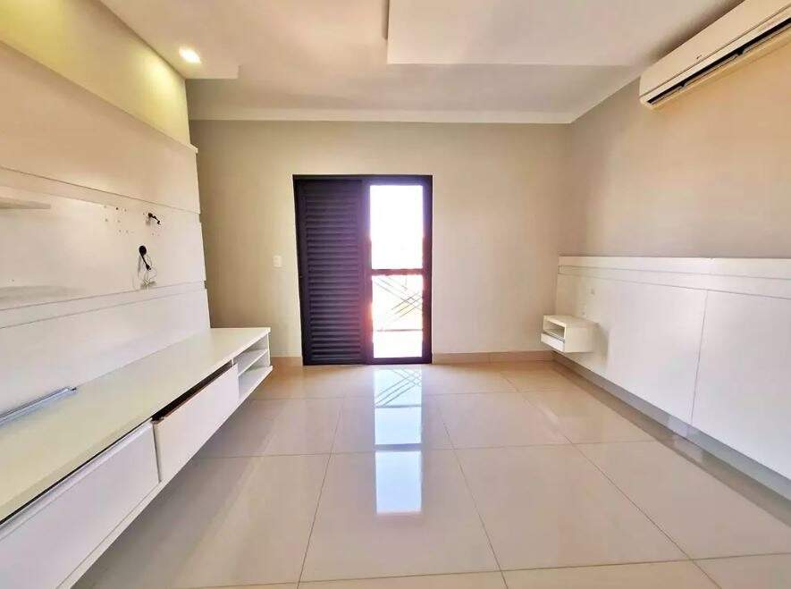 Casa em Condomínio à venda no Vale das Oliveiras: 