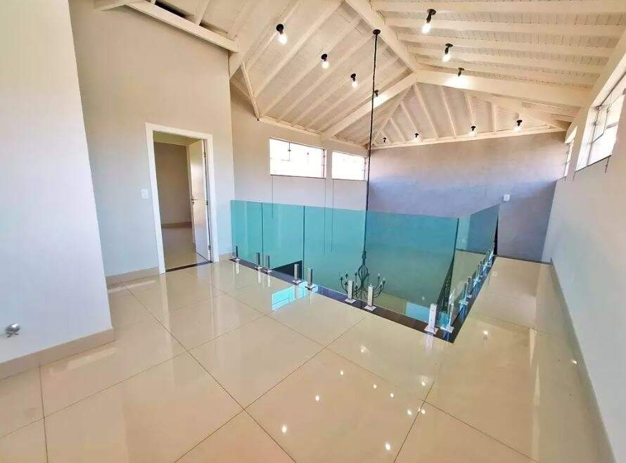 Casa em Condomínio à venda no Vale das Oliveiras: 