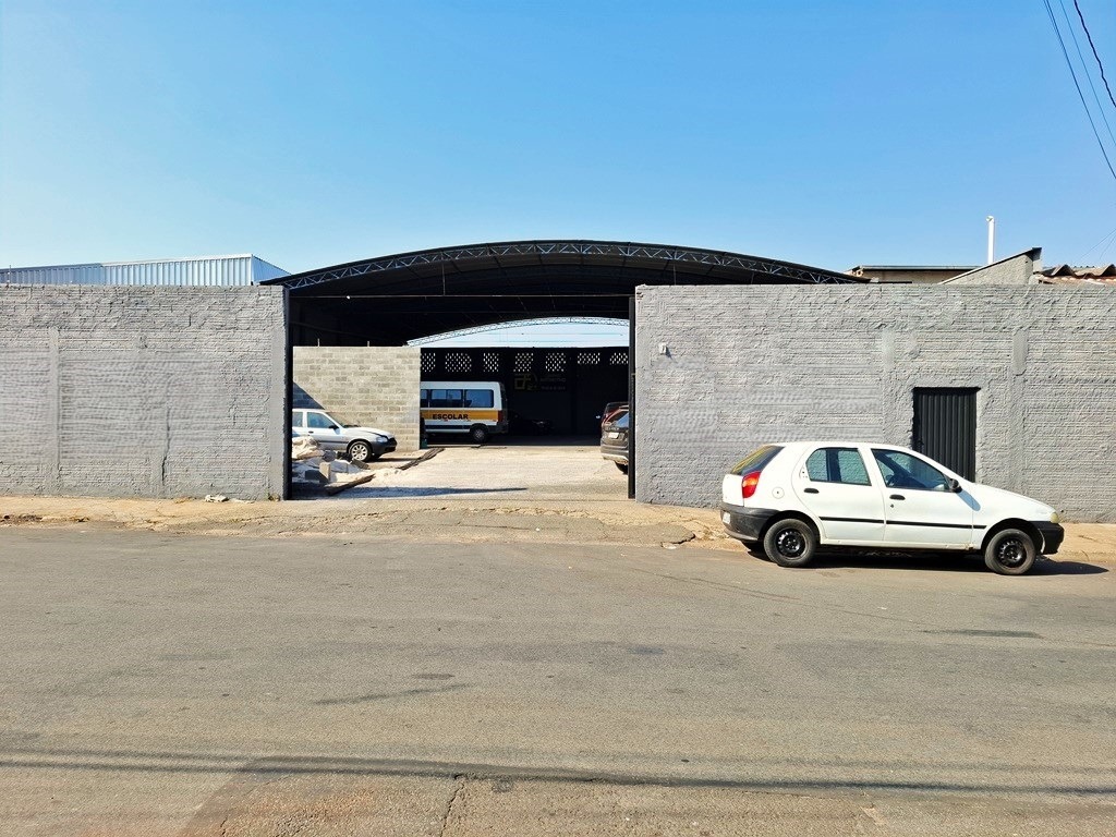 Barracão / Galpão para aluguel no Jardim Maria Flora: 