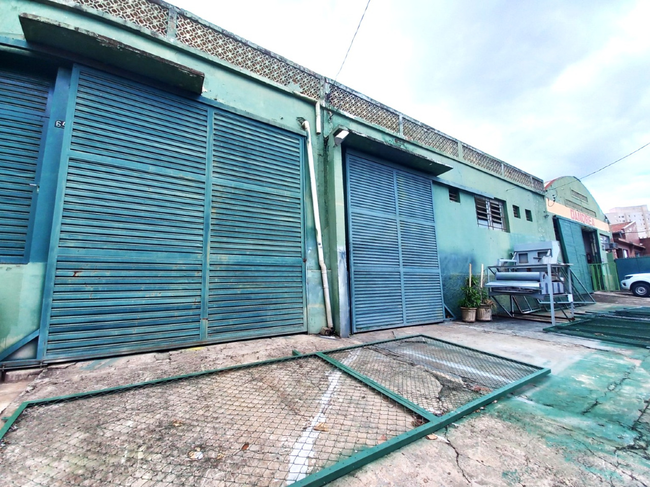 Barracão / Galpão para aluguel no VILA QUEIROZ: 