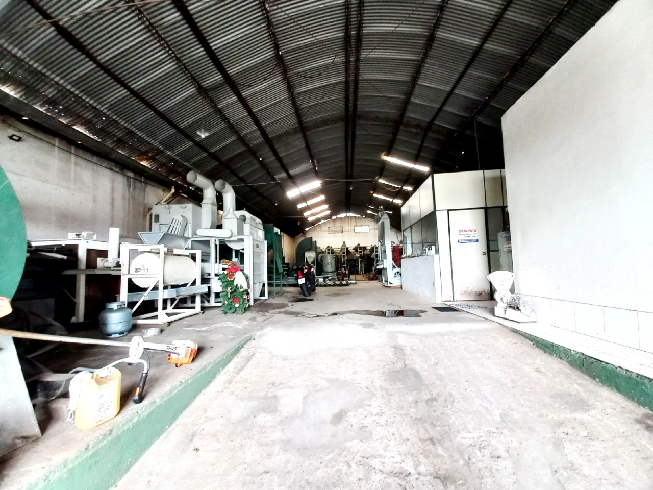 Barracão / Galpão para aluguel no VILA QUEIROZ: 