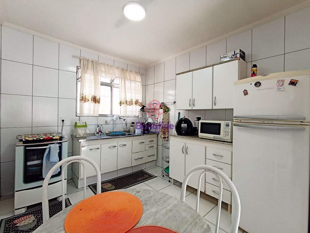 Casa à venda no Anhangabaú: 