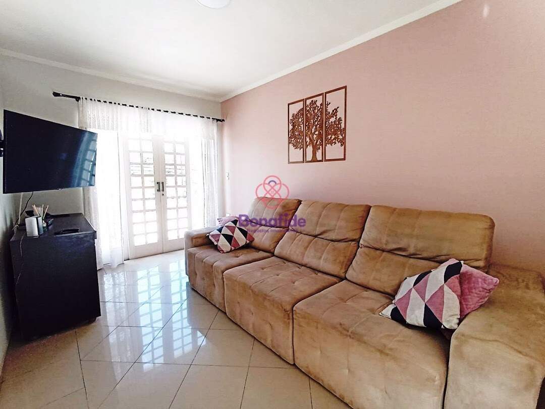 Casa à venda no Anhangabaú: 