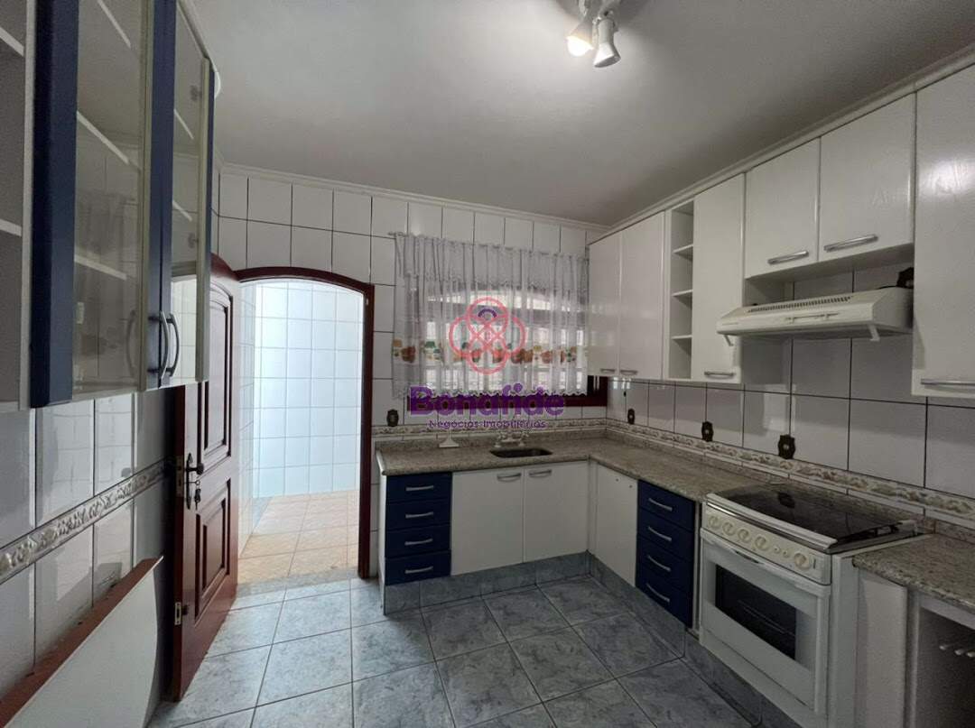 Casa à venda no Jardim Tannus: 