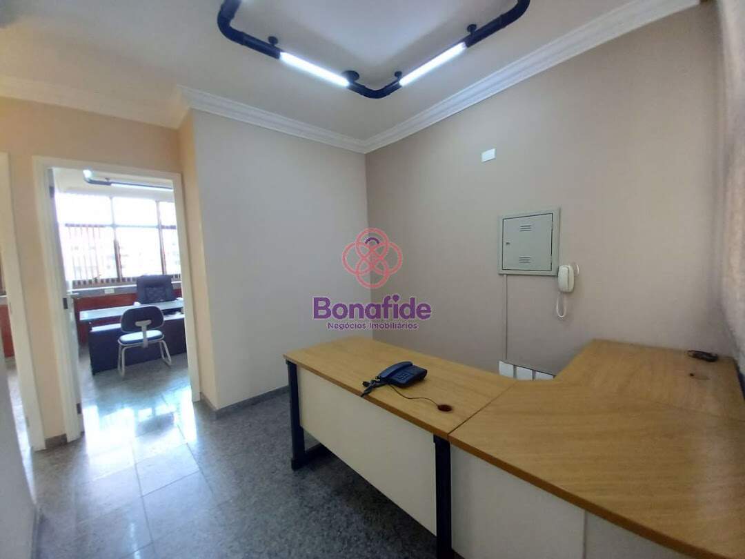 Sala à venda no Centro: 