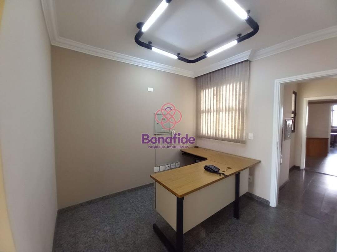 Sala à venda no Centro: 