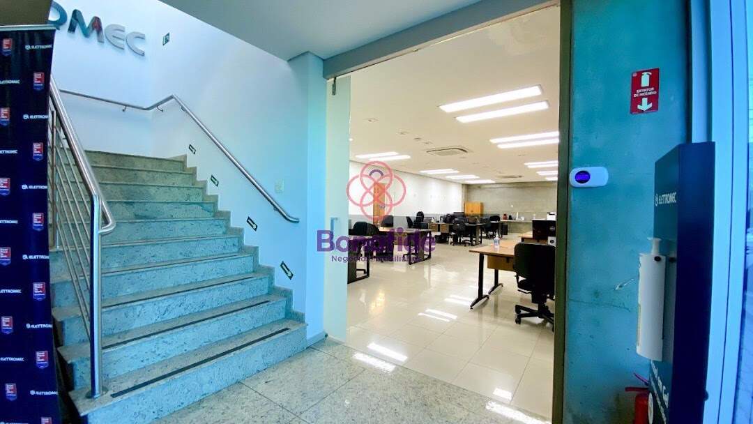 Galpão à venda no Macuco: 