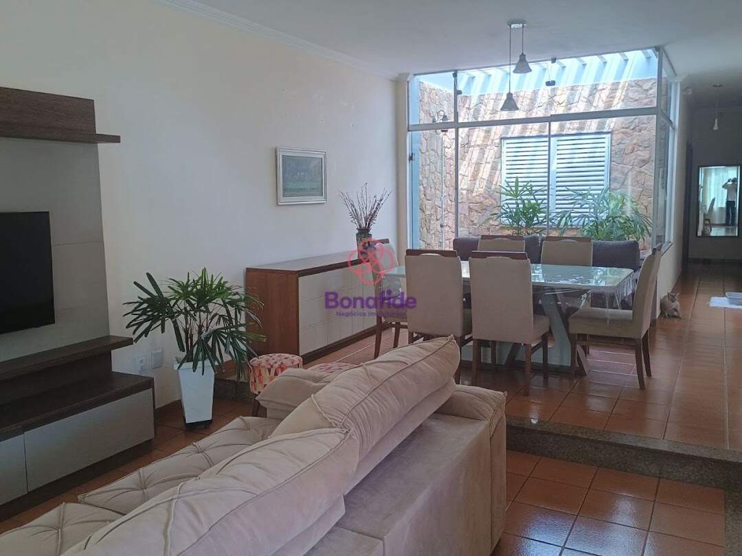 Casa à venda no Jardim Primavera: 