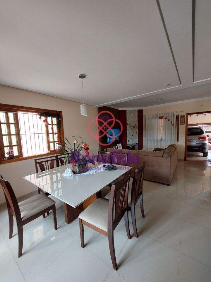 Casa à venda no Jardim Copacabana: 