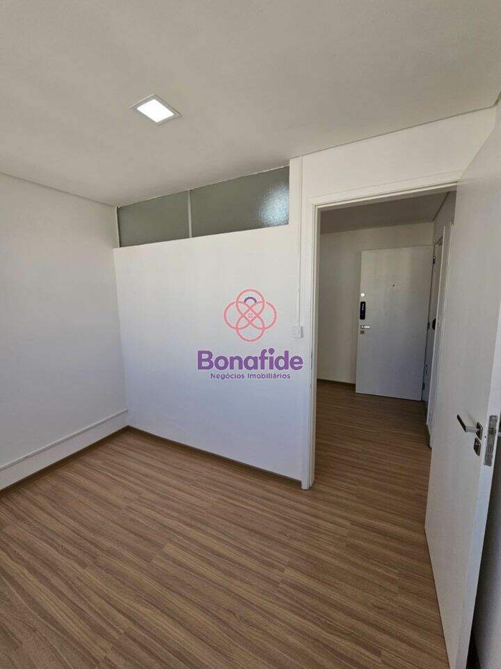 Sala à venda no Centro: 