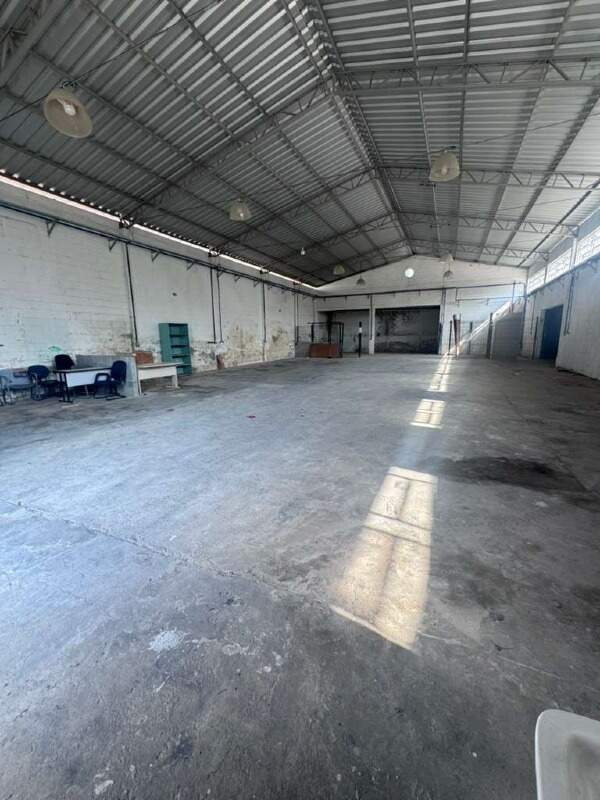 Galpão à venda no Vila Nambi: 