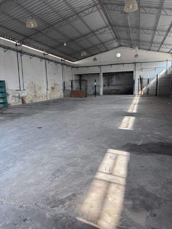 Galpão à venda no Vila Nambi: 