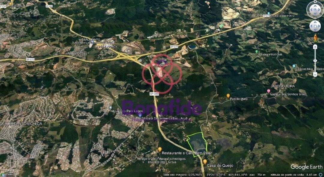 Área à venda no Jardim Aracy: 