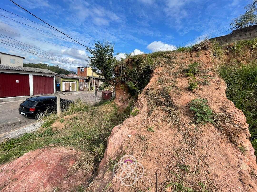 Terreno à venda no Jardim do Lírio: 