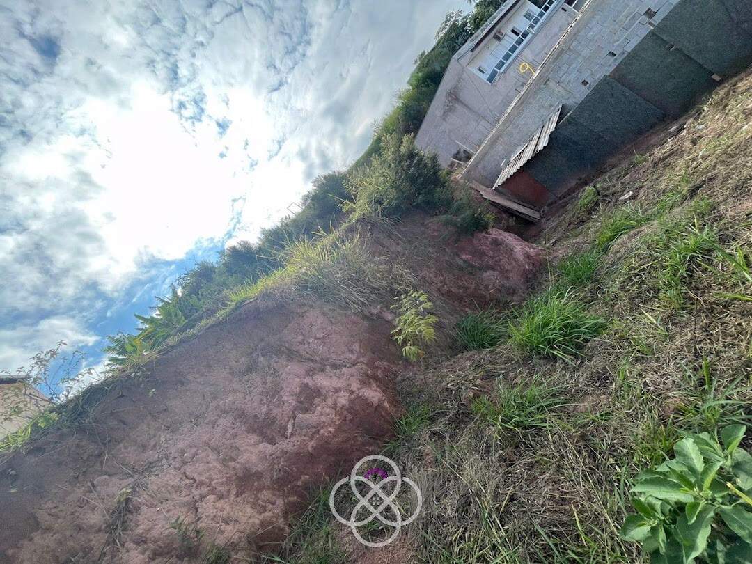 Terreno à venda no Jardim do Lírio: 