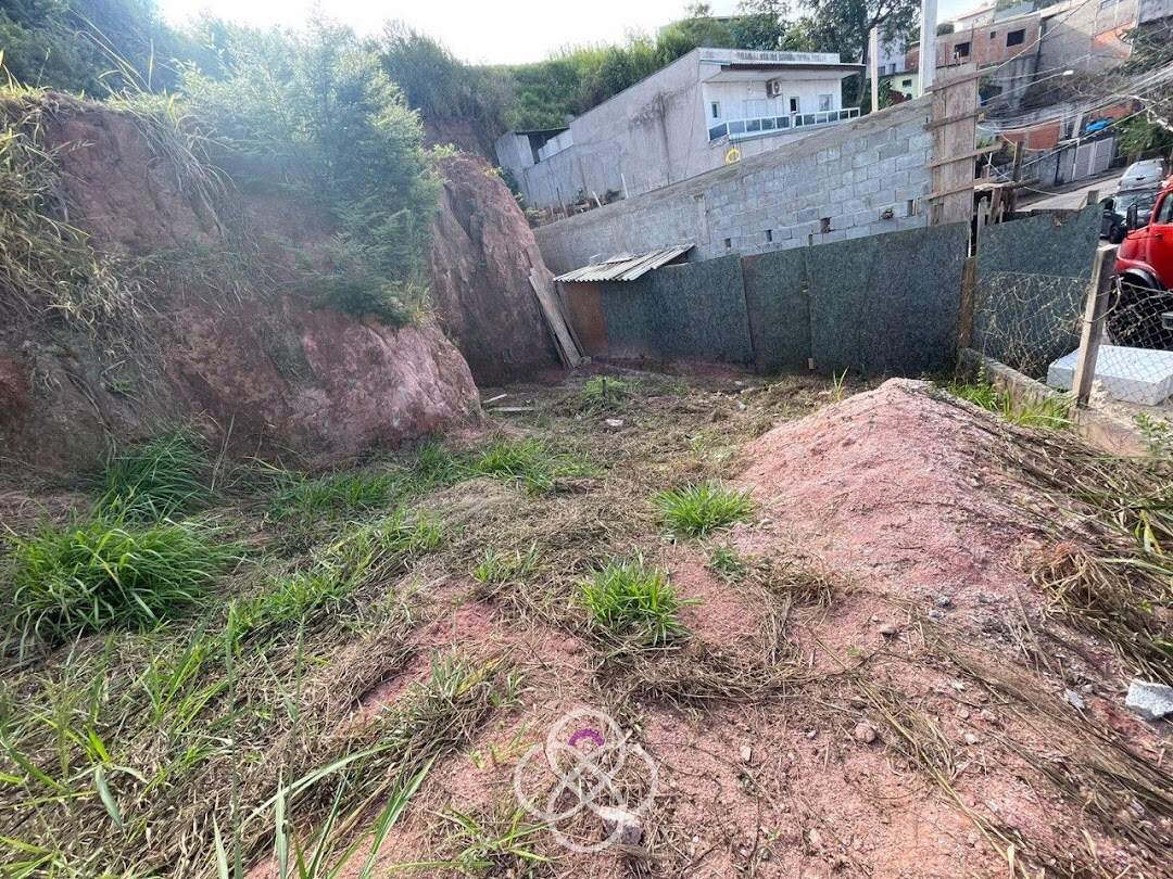 Terreno à venda no Jardim do Lírio: 