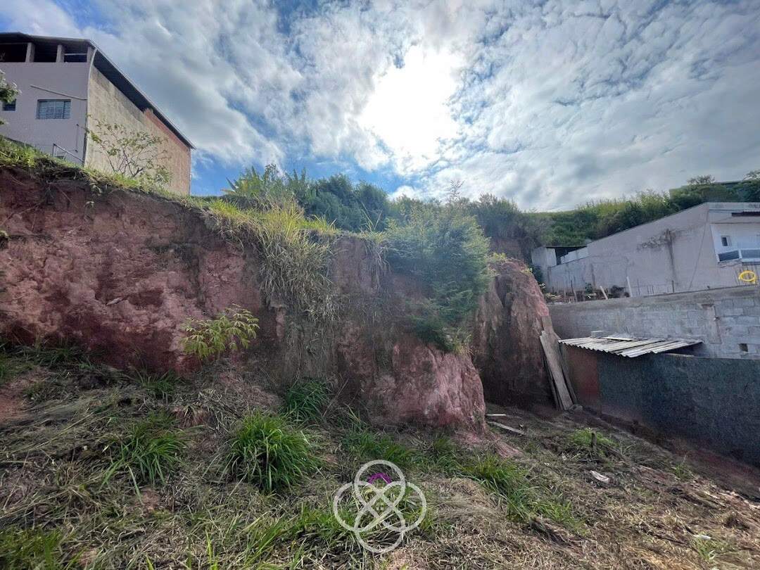 Terreno à venda no Jardim do Lírio: 