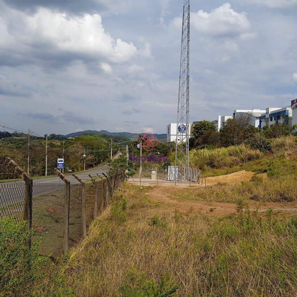 Área à venda no Parque Residencial Eloy Chaves: 