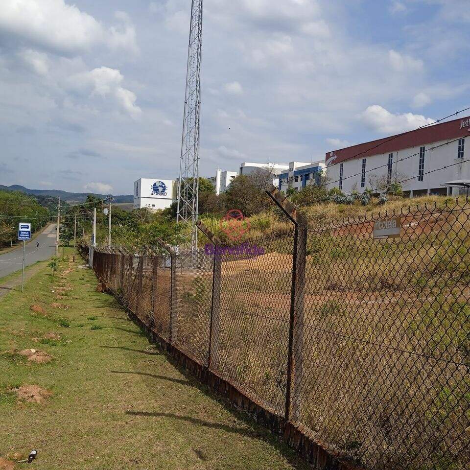 Área à venda no Parque Residencial Eloy Chaves: 