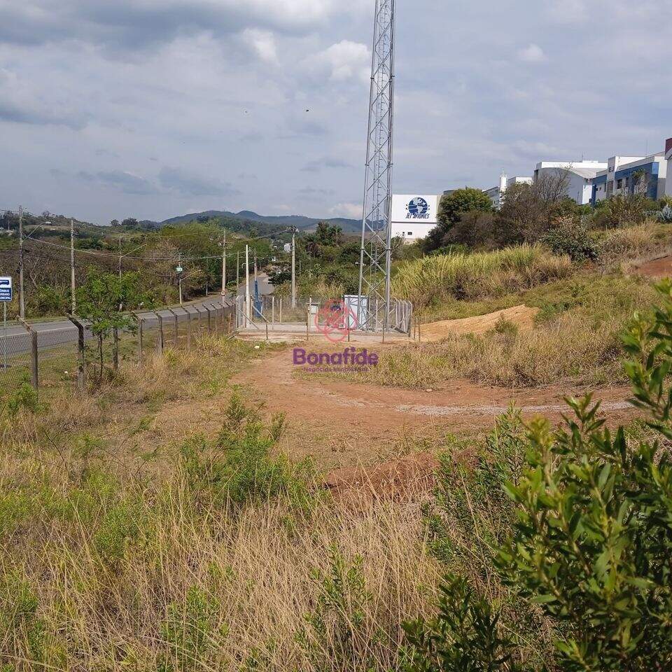 Área à venda no Parque Residencial Eloy Chaves: 