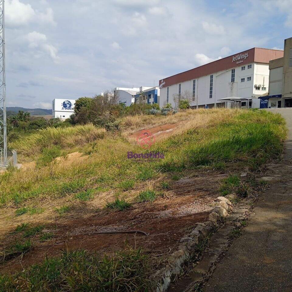 Área à venda no Parque Residencial Eloy Chaves: 