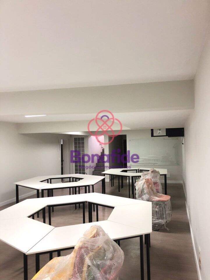 Prédio à venda no Vila Torres Neves: 