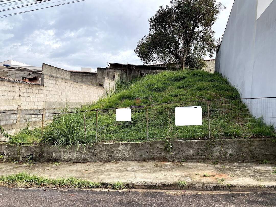 Terreno à venda no Parque Recanto do Parrilho: 