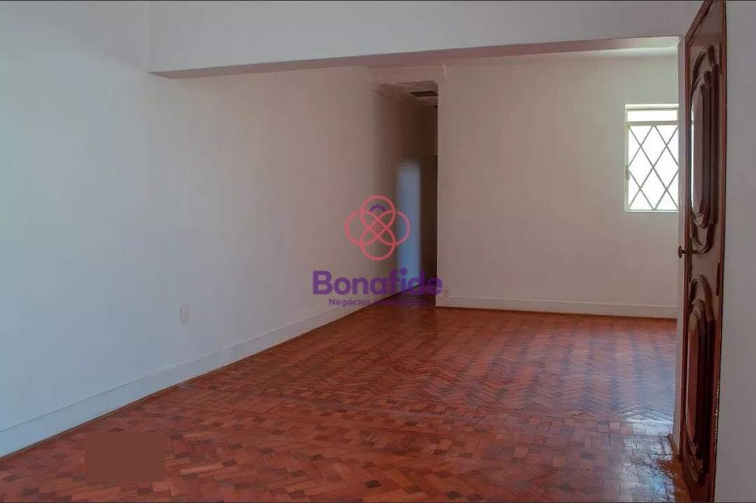 Casa à venda no Centro: 