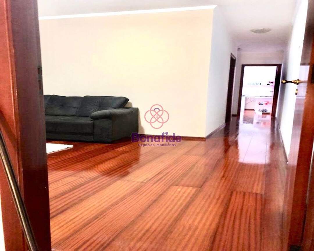 Casa à venda no Vila Galvão: 