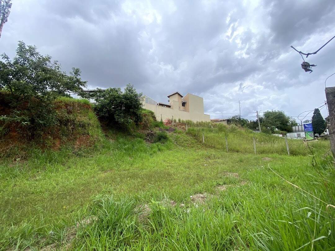 Terreno à venda no Jardim do Lago: 