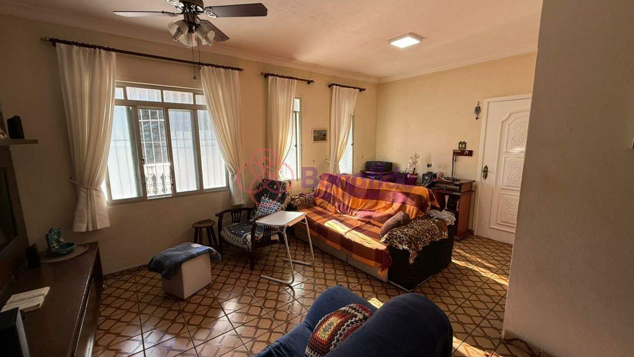 Casa à venda no Jardim Caçula: 