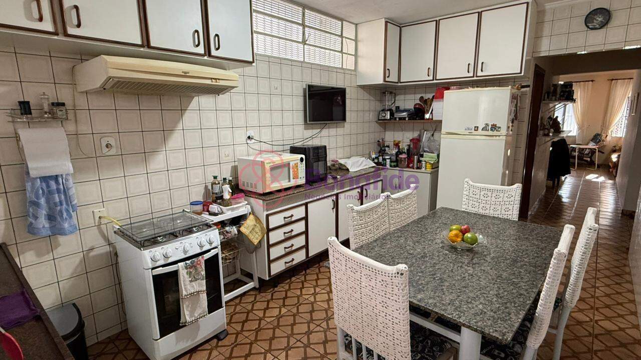 Casa à venda no Jardim Caçula: 
