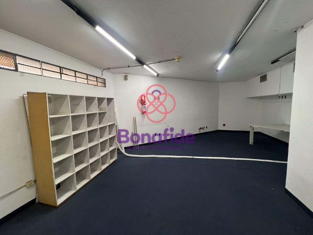 Sala à venda no Centro: 