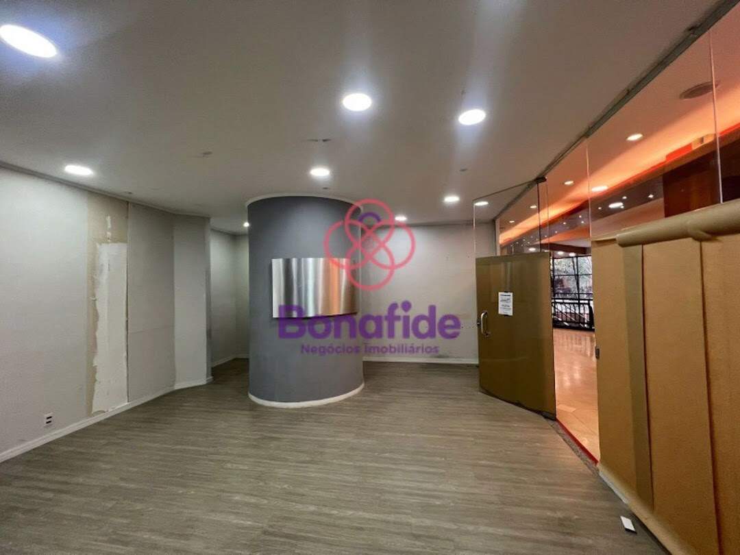 Sala à venda no Centro: 