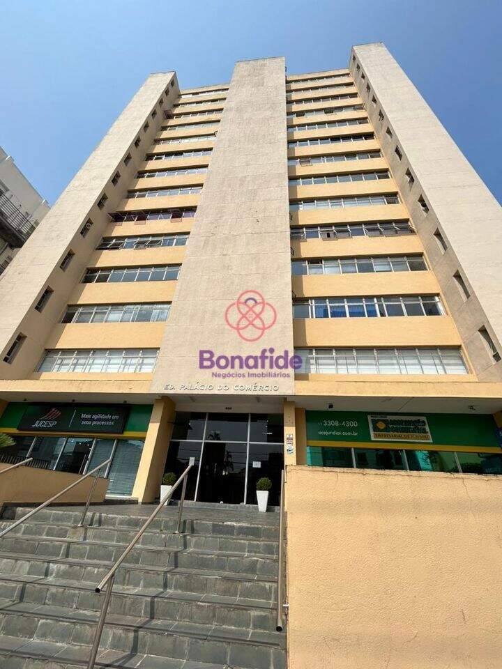 Sala à venda no Centro: 