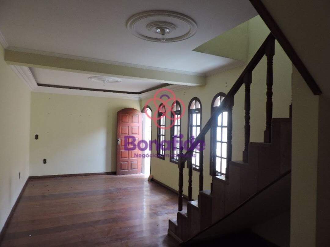 Casa à venda no Engordadouro: 