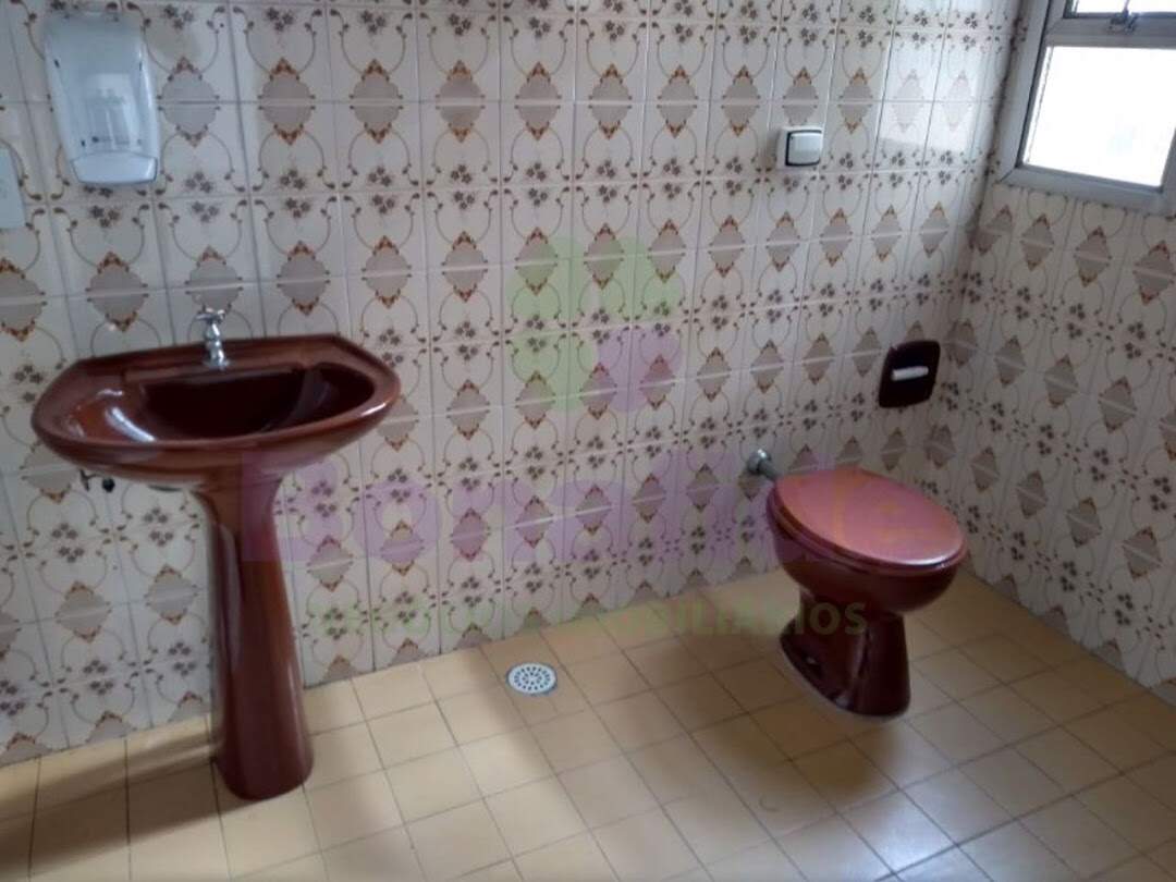 Sala à venda no Centro: 