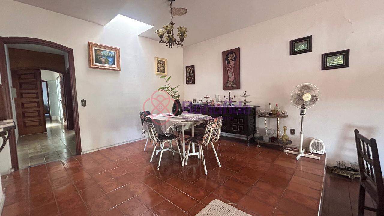 Casa à venda no Vila São João Batista: 
